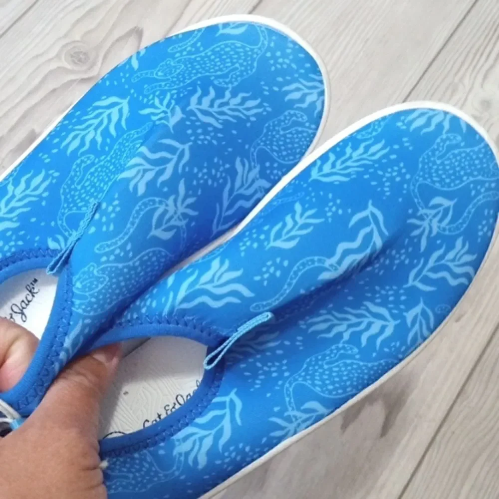 (14-3974) Cat & Jack Toddler Water Shoes Sz 8